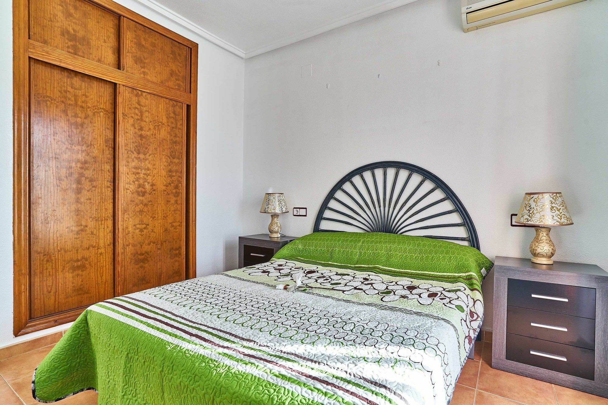 Espanhouse Baikal 54 Οριουέλα Εξωτερικό φωτογραφία