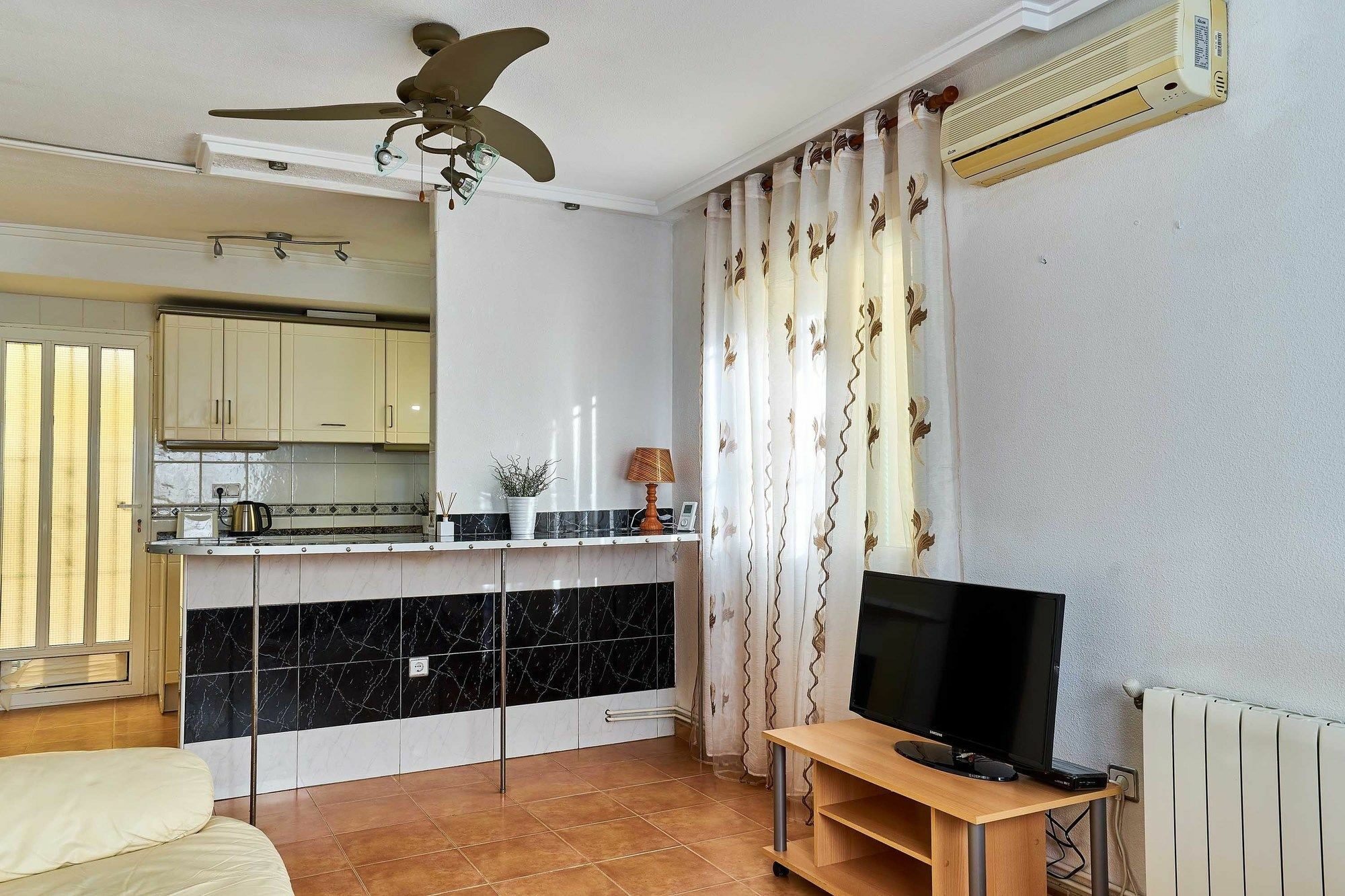 Espanhouse Baikal 54 Οριουέλα Εξωτερικό φωτογραφία