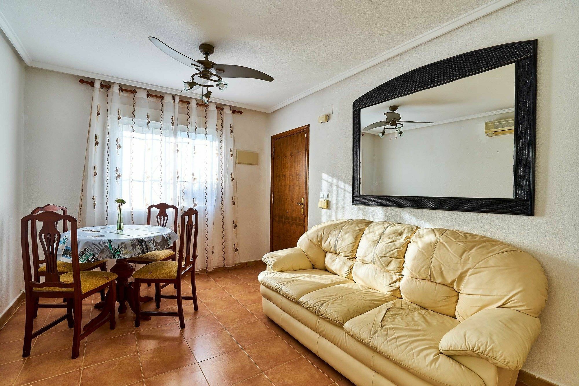 Espanhouse Baikal 54 Οριουέλα Εξωτερικό φωτογραφία